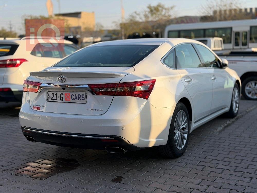 تويوتا أفالون